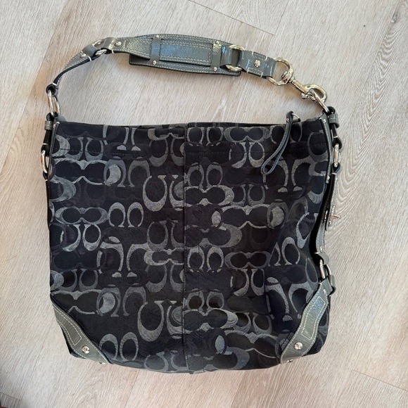 Coach Carly Bag - Picture 1 of 12